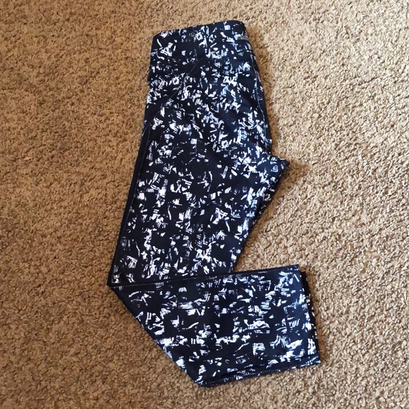 EXPRESS work out pants-size Small - Picture 2 of 3